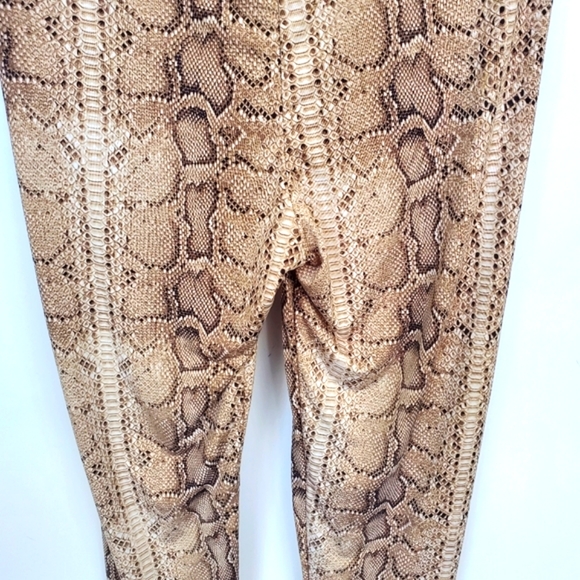 LA LUXE Snakeprint Python Leggings Like NEW! Sz Med - Picture 8 of 13